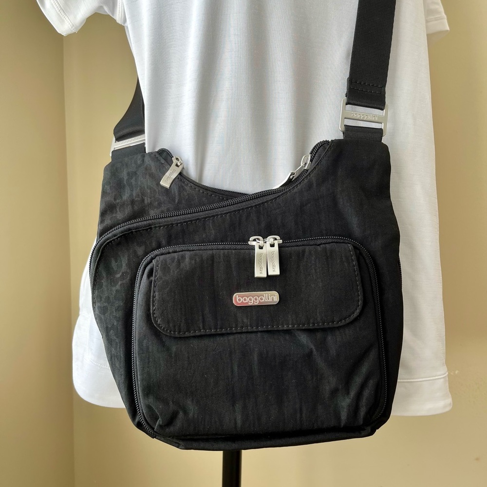 Baggallini Cross Body Bag- EUC- $26